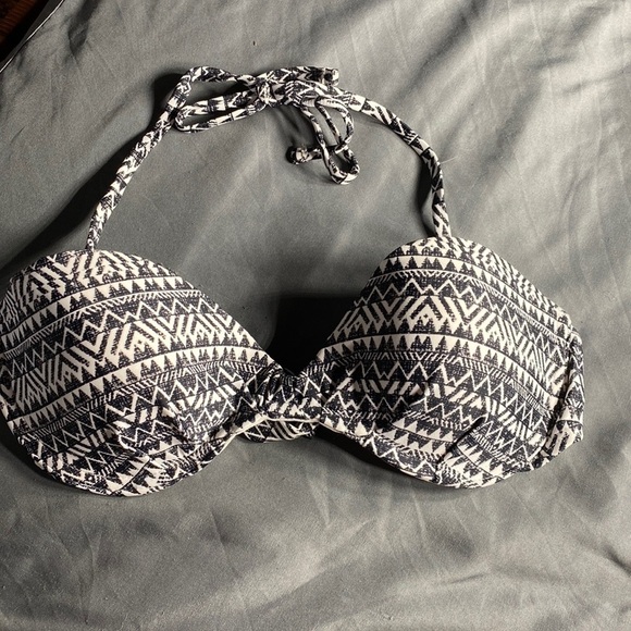 Xhilaration bikini swimsuit top🏖 - Picture 2 of 6